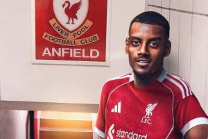 乐鱼娱乐体育-大戏终于落幕!伊萨克时间线:7月罢训,8月拉扯,9月压哨官宣