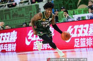 这外援猛得很！肯德里克-戴维斯16投12中&amp;罚球18中15砍43分6板9助